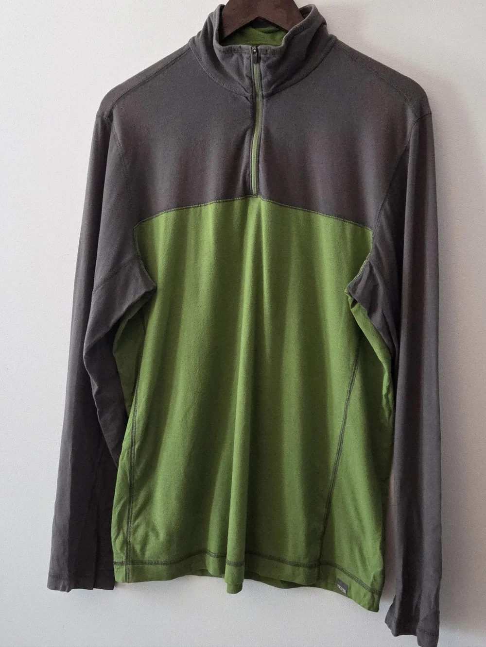 Eddie Bauer Half-Zip Travex Green and Grey Pullover Size M